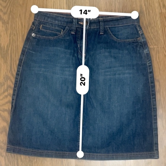 Boden blue Denim Skirt size 4R academia school
Girl - Picture 5 of 6